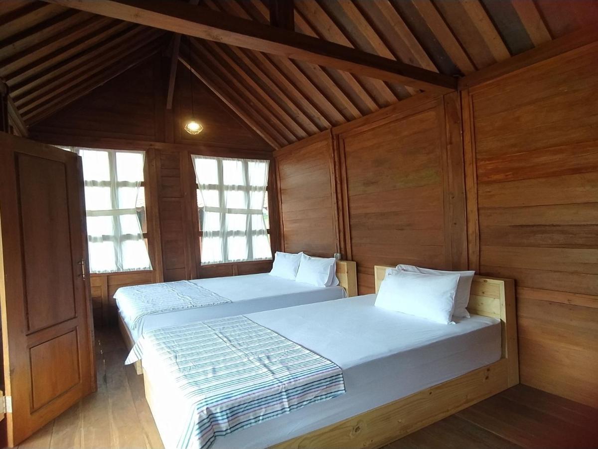 Seger Nusantara Albergue Kalisat Exterior foto