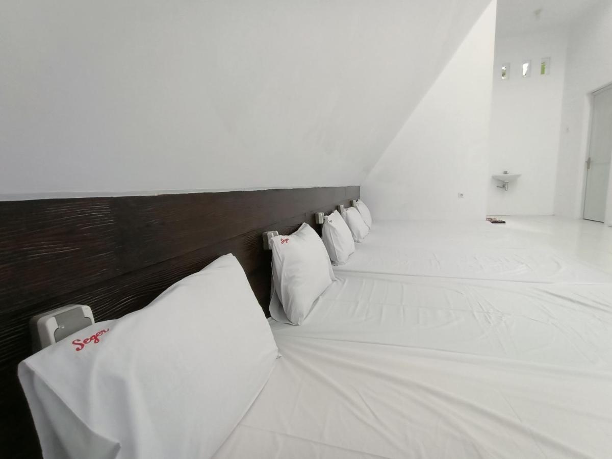 Seger Nusantara Albergue Kalisat Exterior foto