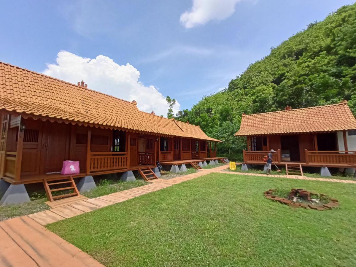 Seger Nusantara Albergue Kalisat Exterior foto