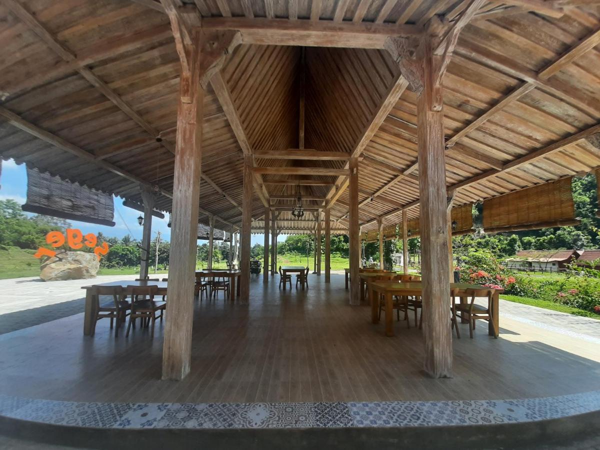 Seger Nusantara Albergue Kalisat Exterior foto
