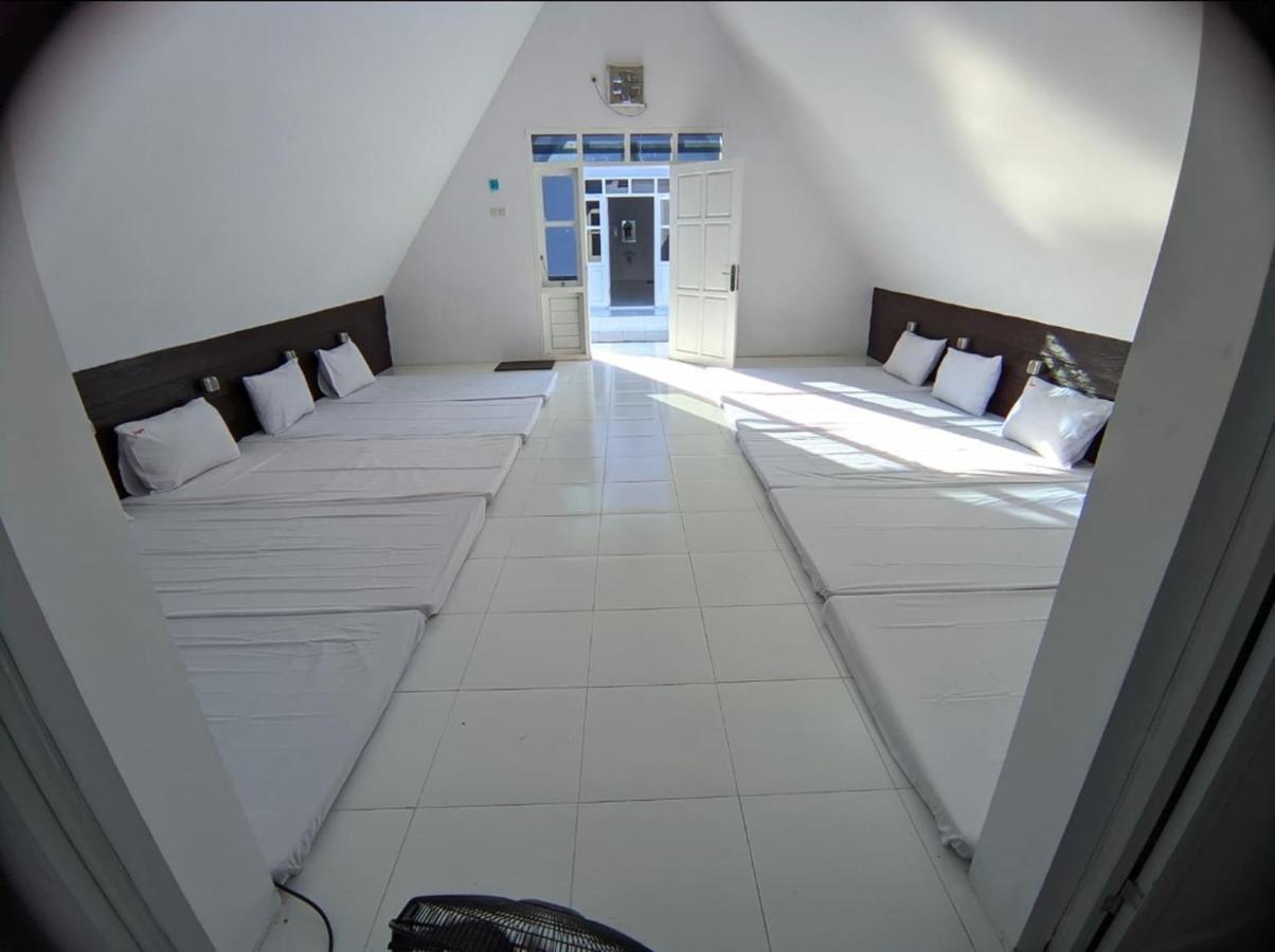 Seger Nusantara Albergue Kalisat Exterior foto