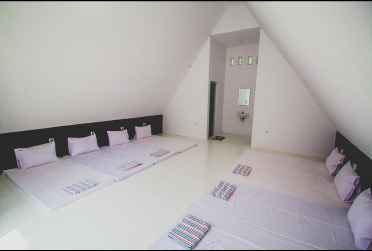 Seger Nusantara Albergue Kalisat Exterior foto